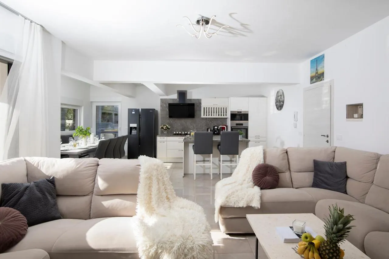 Villa Edo 2 0*, Pula Chorvatsko